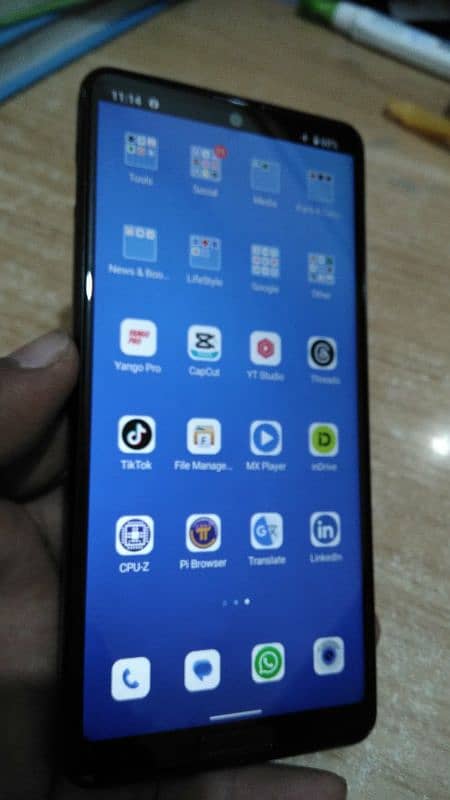 AQUOS SHARP SHG--03--,(4gb ram 64gb memory nonpta 0