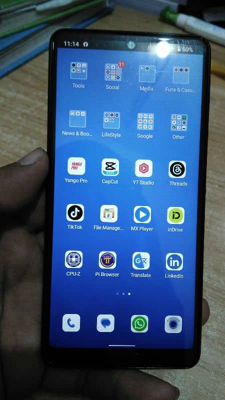 AQUOS SHARP SHG--03--,(4gb ram 64gb memory nonpta 1