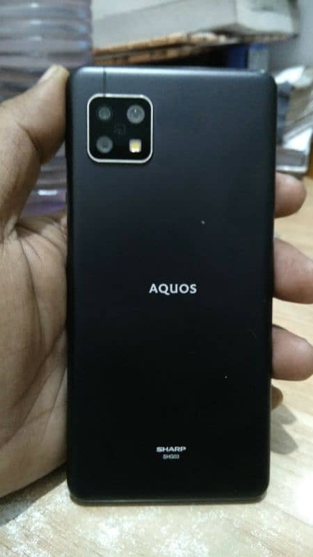 AQUOS SHARP SHG--03--,(4gb ram 64gb memory nonpta 3