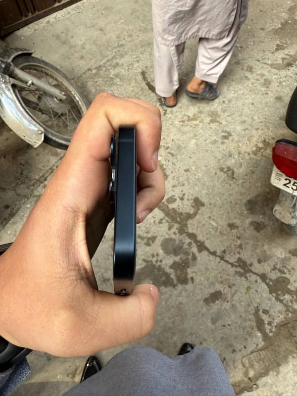 iphone 14 iCloud wala 3