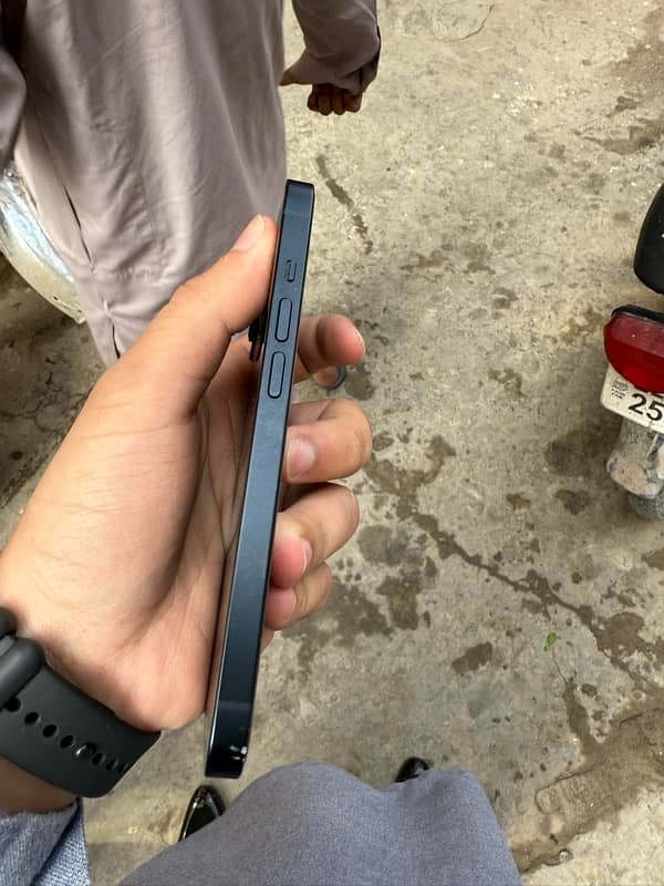 iphone 14 iCloud wala 5