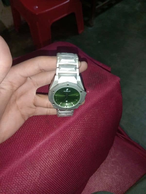 hoblot ki watch hai bohat achi hai new hai 1