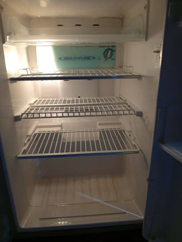 Second-Hand Fridge in Perfect Condition – Grab It Now! 2