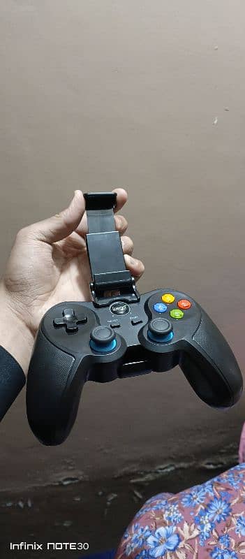 MOBILE BLUETOOTH CONTROLLER 4