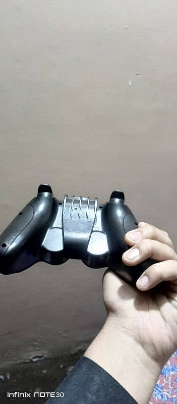 MOBILE BLUETOOTH CONTROLLER 6