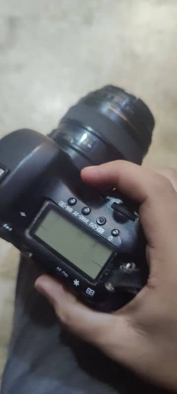 Canon 5d mark iii with 85mm 1.8 canon 0