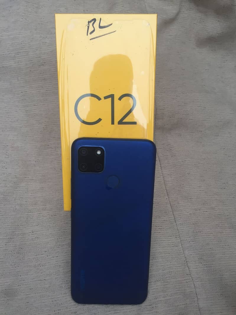 Realme C12 4