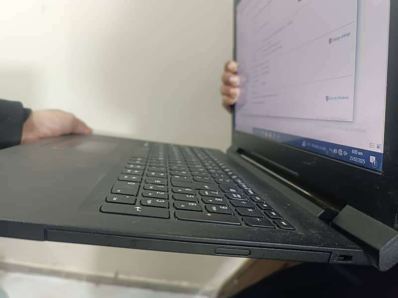 Lenovo V110 Business laptop 3