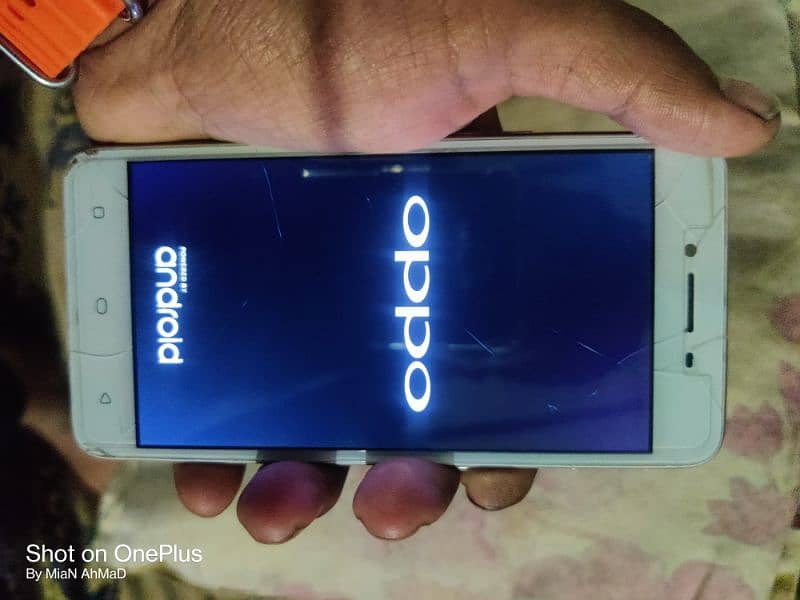 oppo a37 4/64 condtion 10by7 hai panel thora tota hai baki 100% work 4