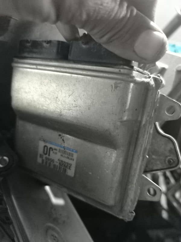 Toyota ALTs 1.6  honda civic Brv ECU 6