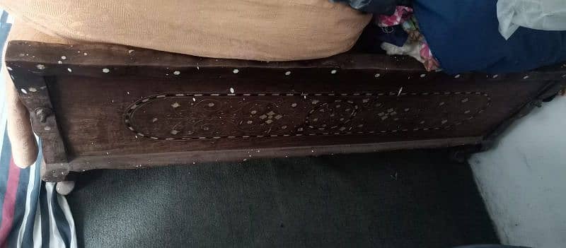 wooden single bed 0