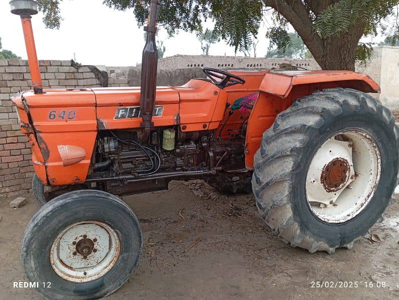 FIAT 640 Tractor 5