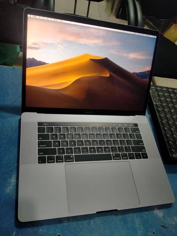 Apple MacBook Pro 2019 15"  Intel core i9 32/512 1