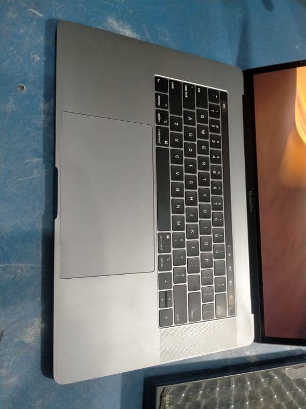 Apple MacBook Pro 2019 15"  Intel core i9 32/512 2