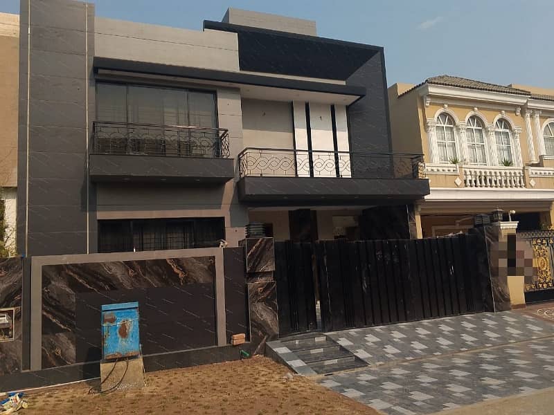 10 Marla House For Sale In Paragon City Lahore 0