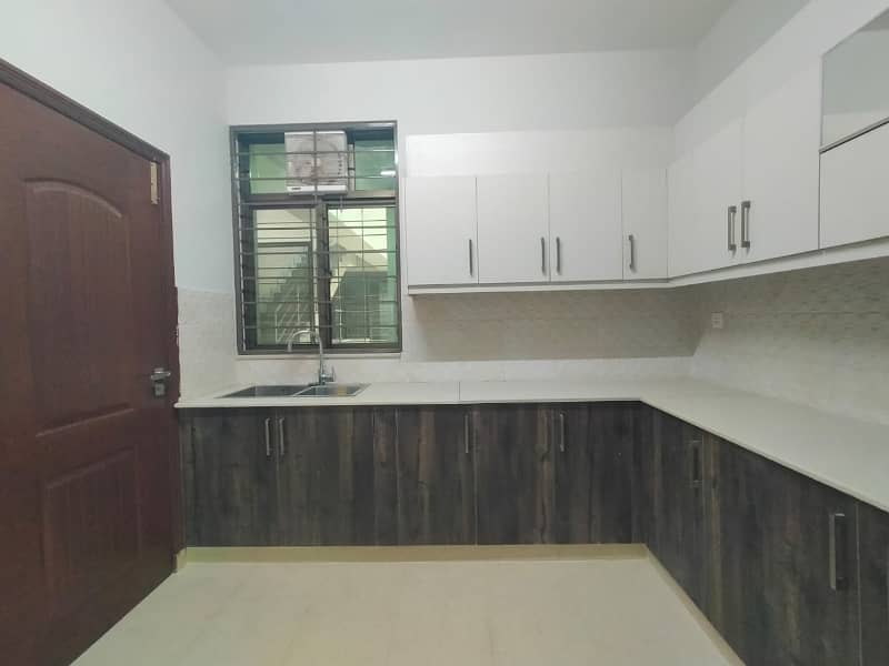 10 Marla Brand New 3 Bedroom Modern Apartment Available For Sale 1