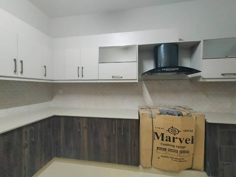 10 Marla Brand New 3 Bedroom Modern Apartment Available For Sale 3