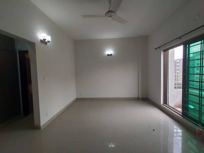 10 Marla Brand New 3 Bedroom Modern Apartment Available For Sale 10