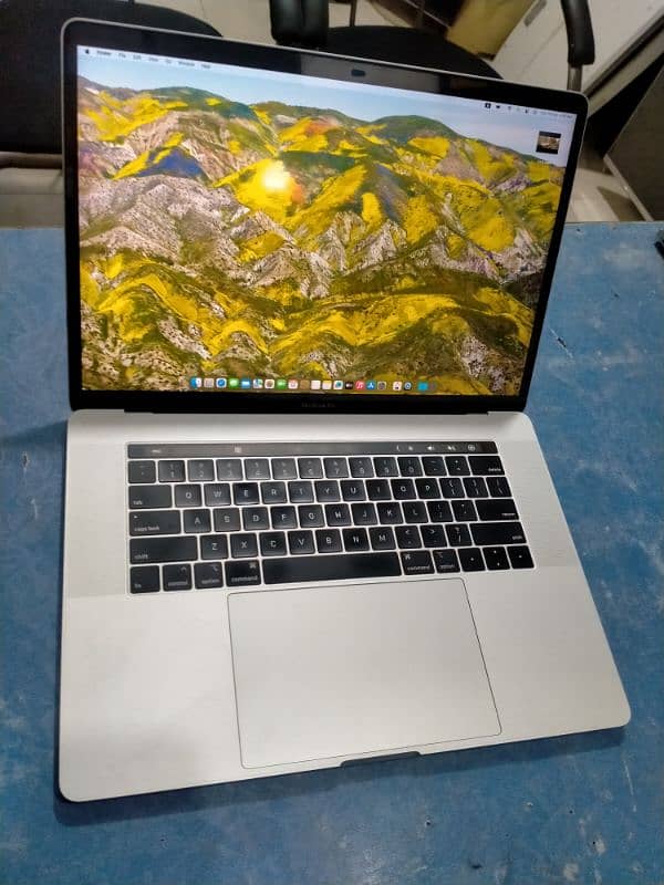 Mazy Krooo Apple MacBook Pro 2018 15" 0