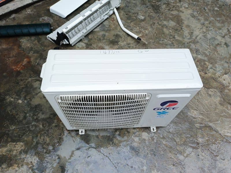 brand new condition gree ac inverter 3