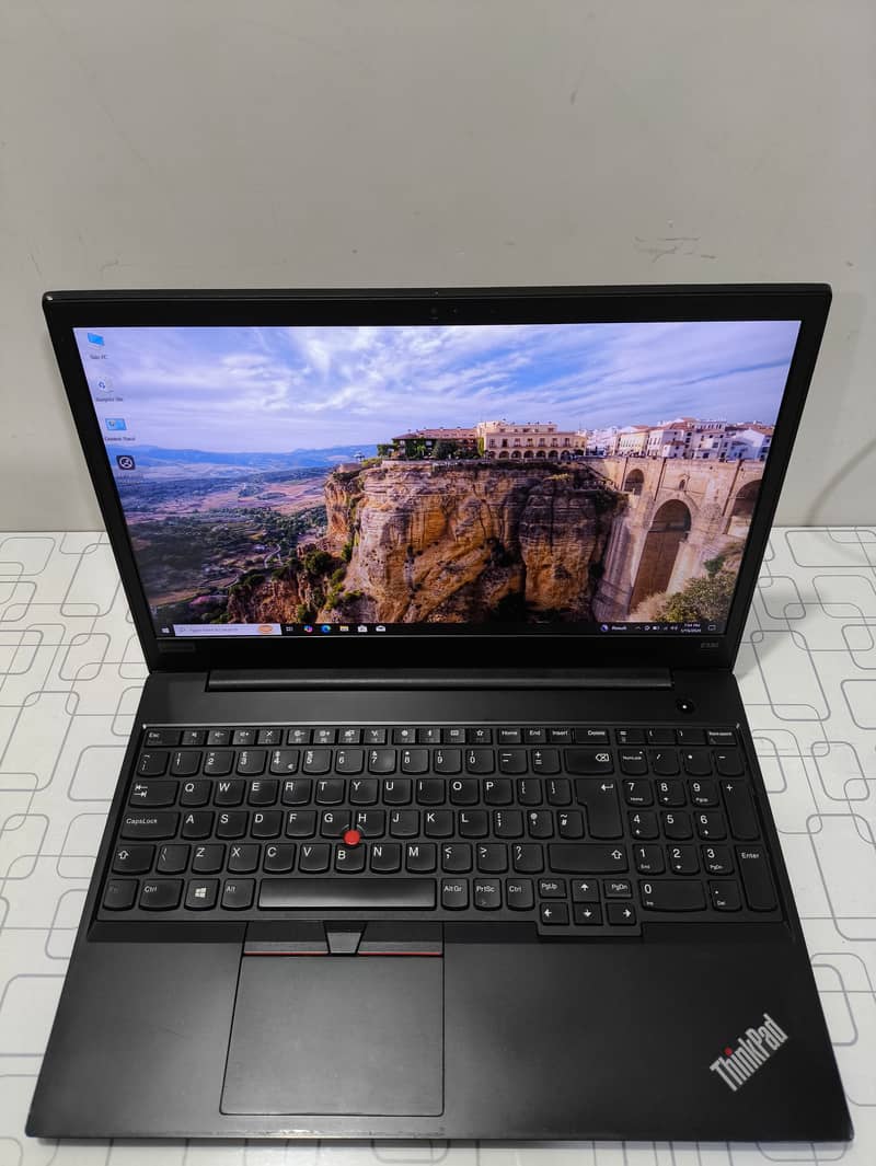 Lenovo ThinkPad E580 Intel Core i5 8th Gen 8GB DDR4 RAM 256GB SSD 0