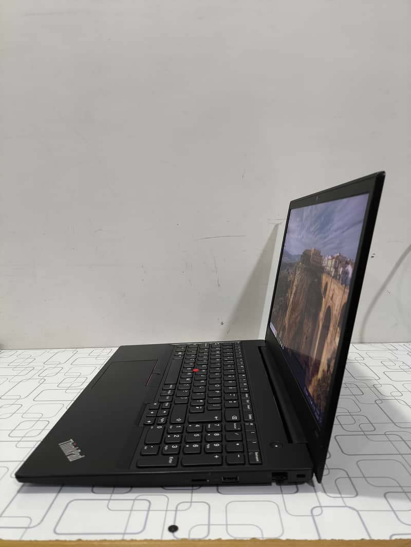 Lenovo ThinkPad E580 Intel Core i5 8th Gen 8GB DDR4 RAM 256GB SSD 2