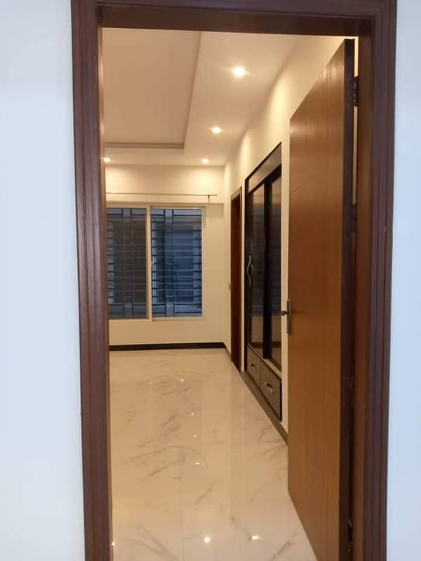 3 Bd Dd Flat for 1800 Sft-Sara Grand Main University Road 8