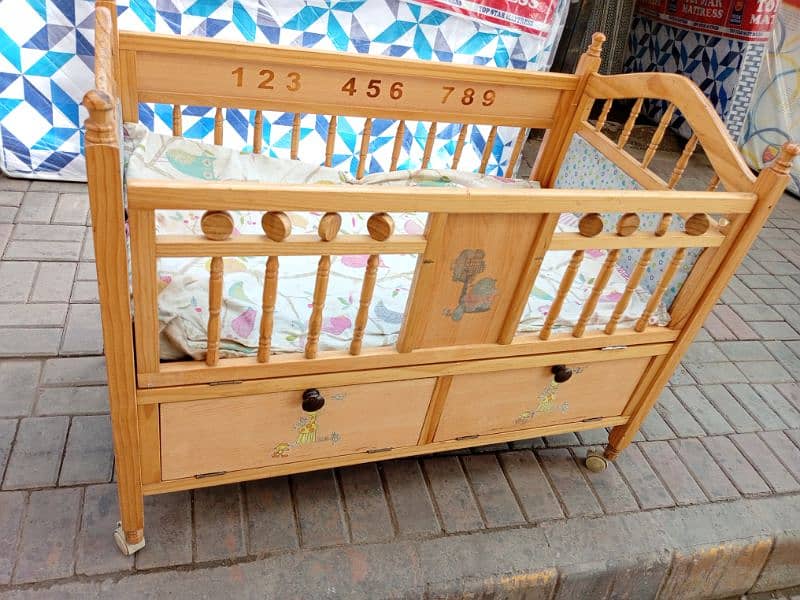 used baby cot with mattress 0