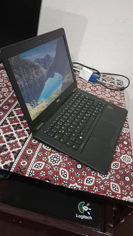 Dell latitude E7250 Core i5 5th Gen 1