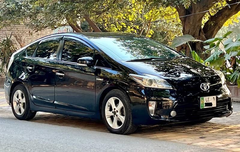 Toyota Prius 2012 1