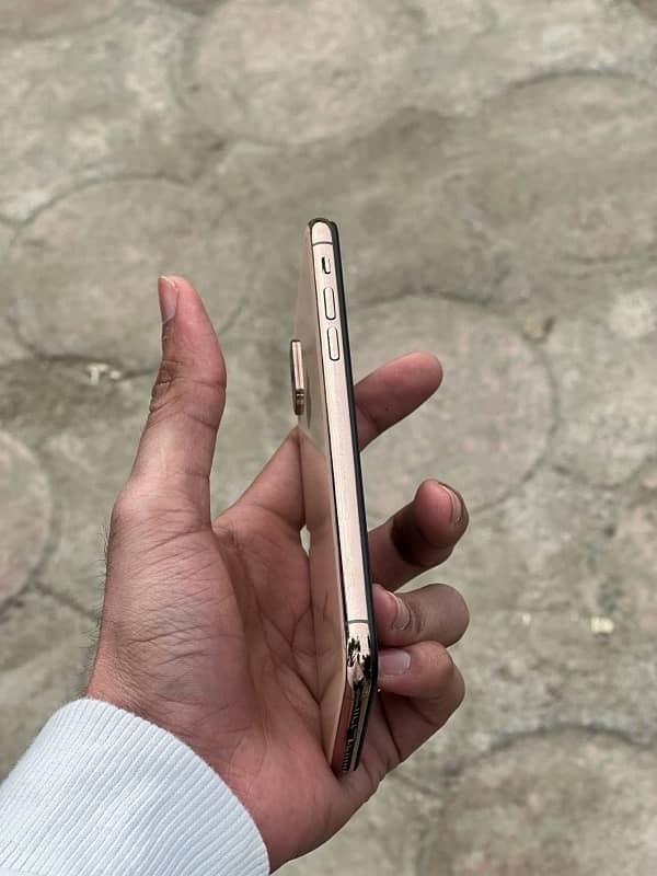 iphone xs 2