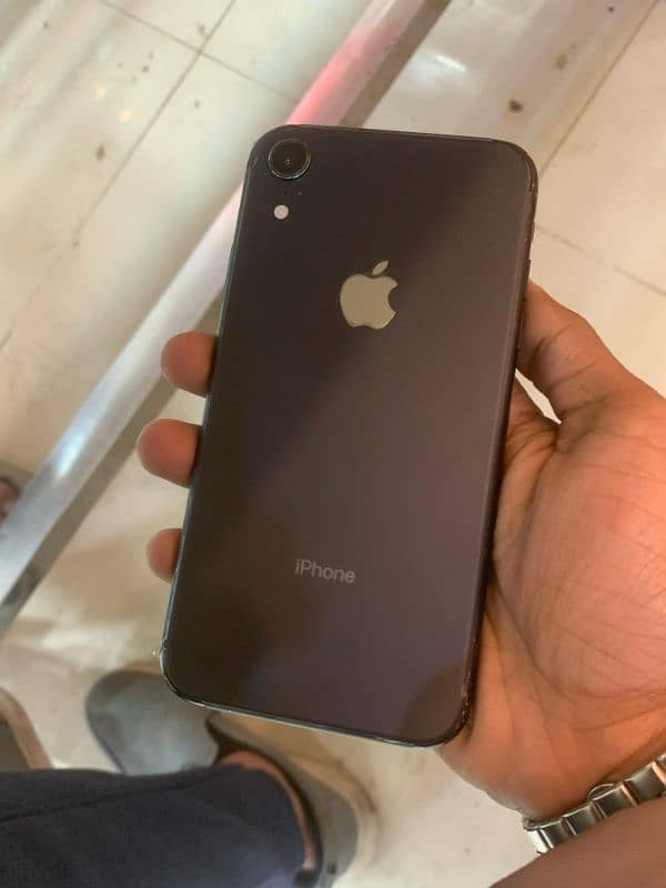 Exchange iPhone XR , 64gb FU , True tone on face off 1