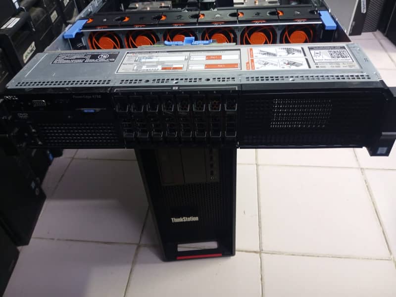 Dell PowerEdge R730 2.5" (8-Bay) 7