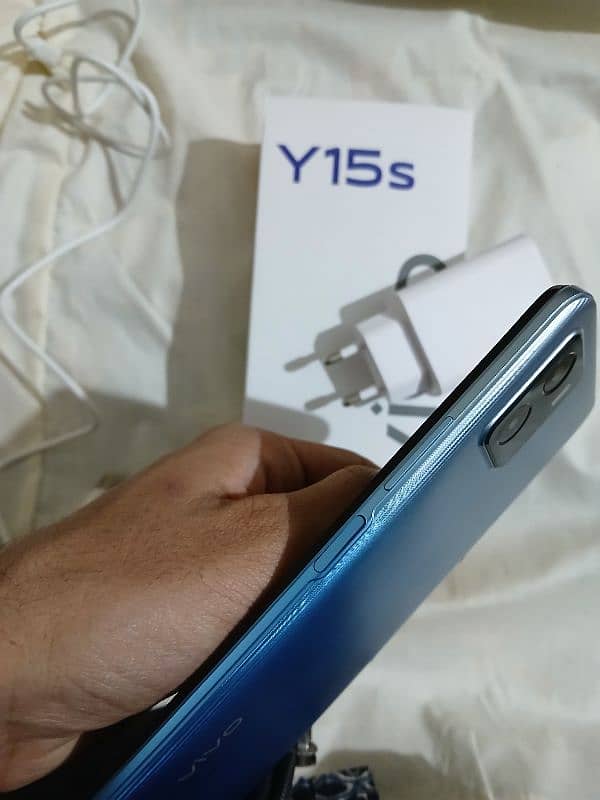 Vivo Y15s 256Gb+8Gb dabba Charger good Condition price fix 16500 3