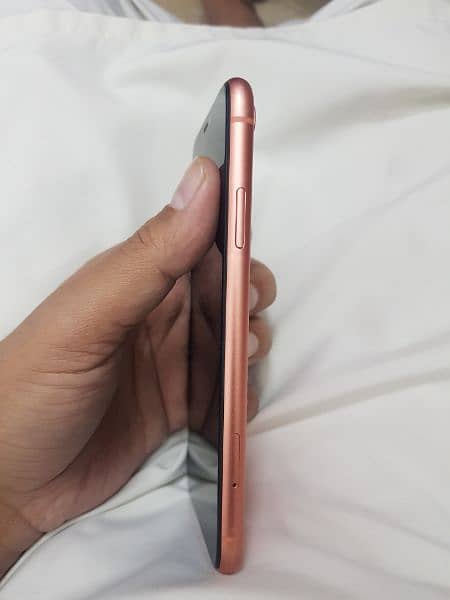 iphone xr 128GB dual. pta 1