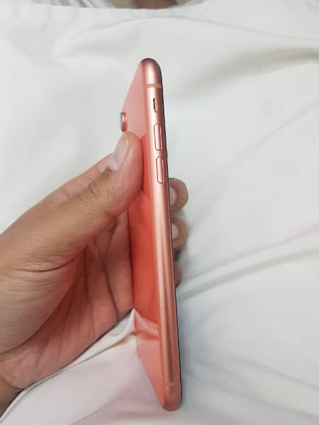 iphone xr 128GB dual. pta 2