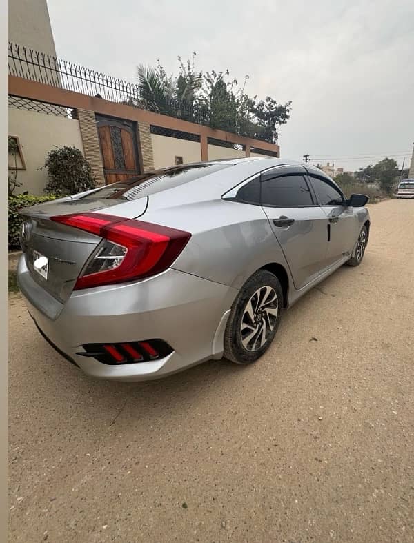 Honda Civic VTi 2016 4