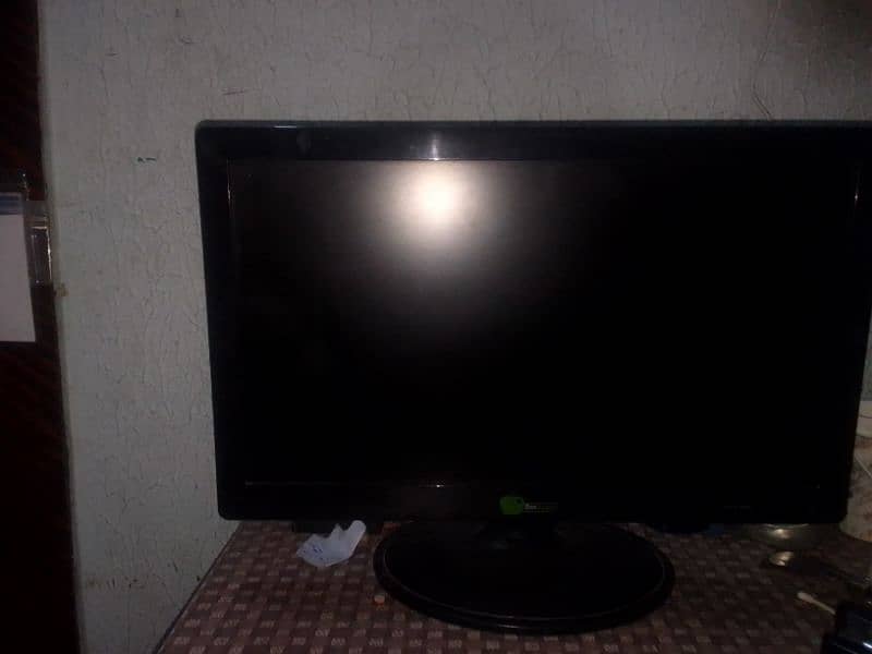 assalamualaikum I have to selling may lcd 19 inch urgent sell 1