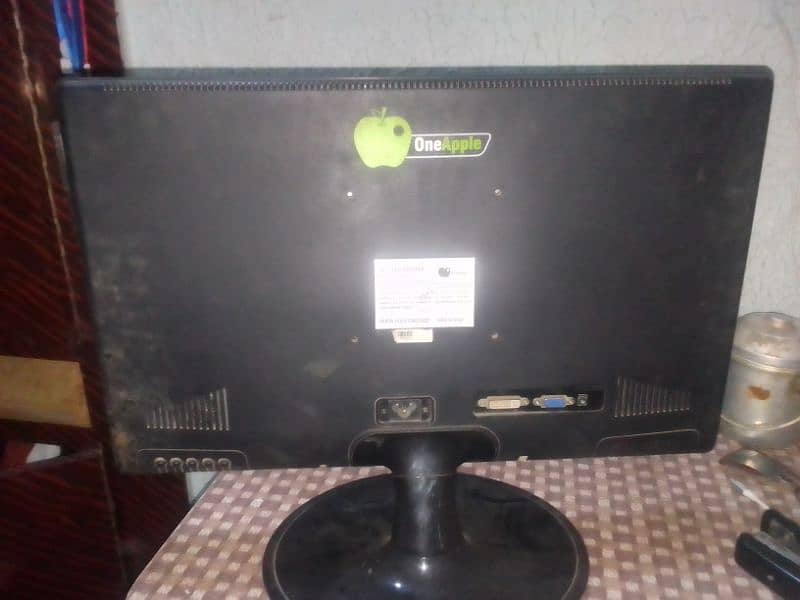 assalamualaikum I have to selling may lcd 19 inch urgent sell 3