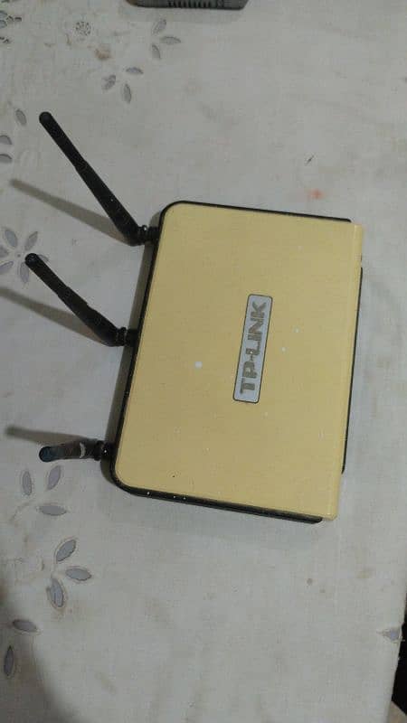 hp router or tp Link wifi device or  China fiber router 2