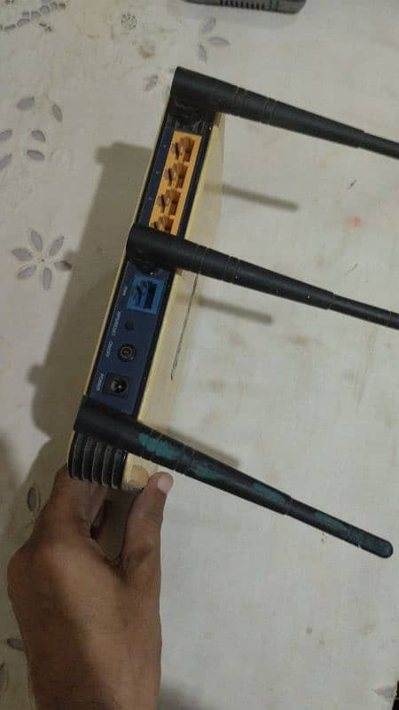 hp router or tp Link wifi device or  China fiber router 4