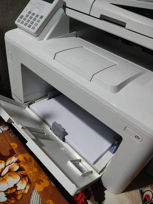 HP Laser Jet Pro MFP M227fdn 2