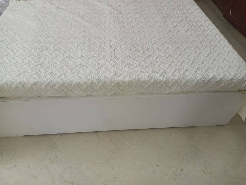 habbit marigold queen size bed 0