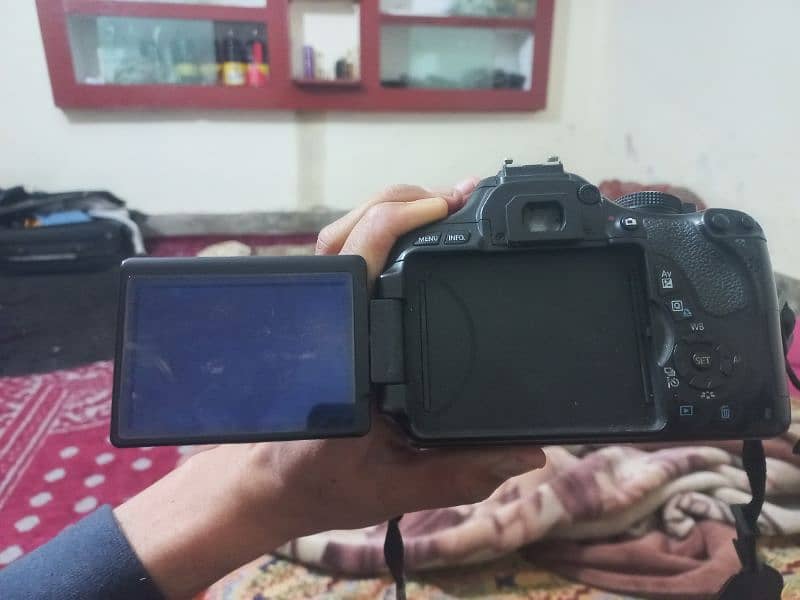 canon 600d urgent sale 0