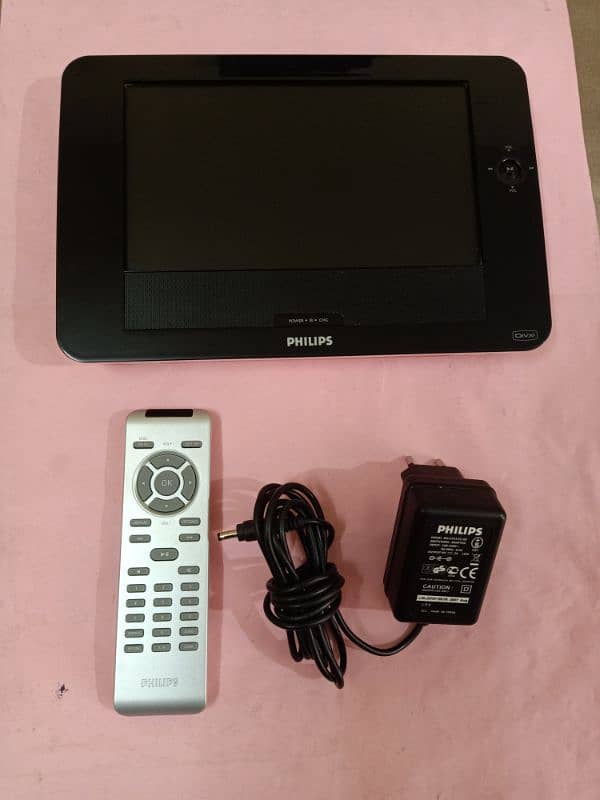 Philips Portable DVD player (PET-830/98) Limited Edition 8.5" Screen 13