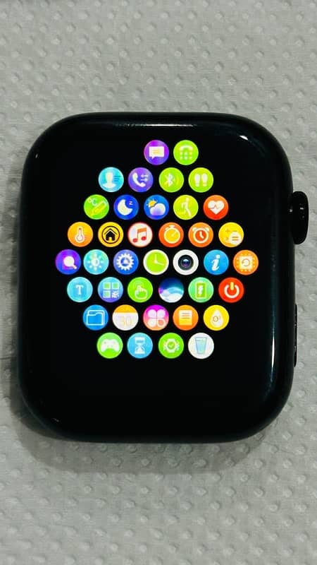 apple logo series 6 (ht99) black coulor condition (9.5) 3