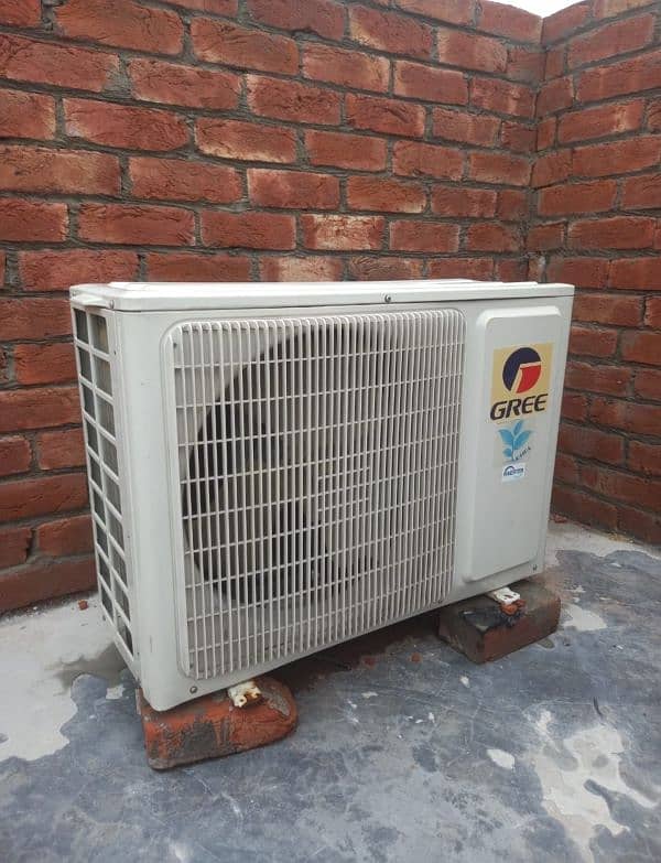 Gree 1.5 Ton Inverter AC 1