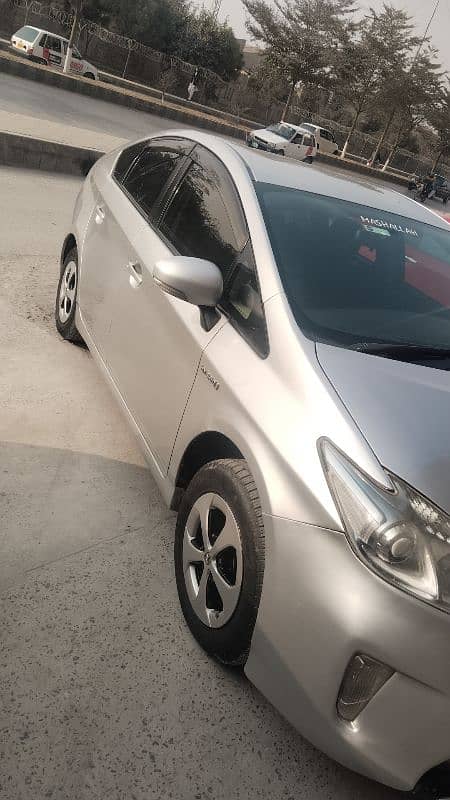 Toyota Prius 2012 1