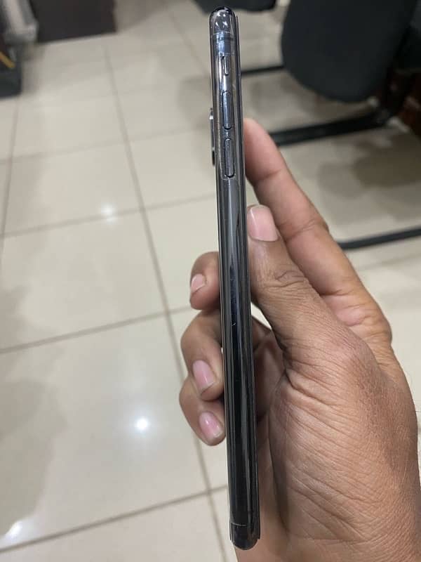 IPHONE XS MAX 512GB PTA APPROVED 4