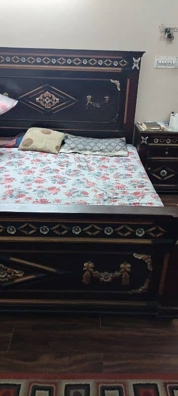 king size bed with side tables and dressing table 0